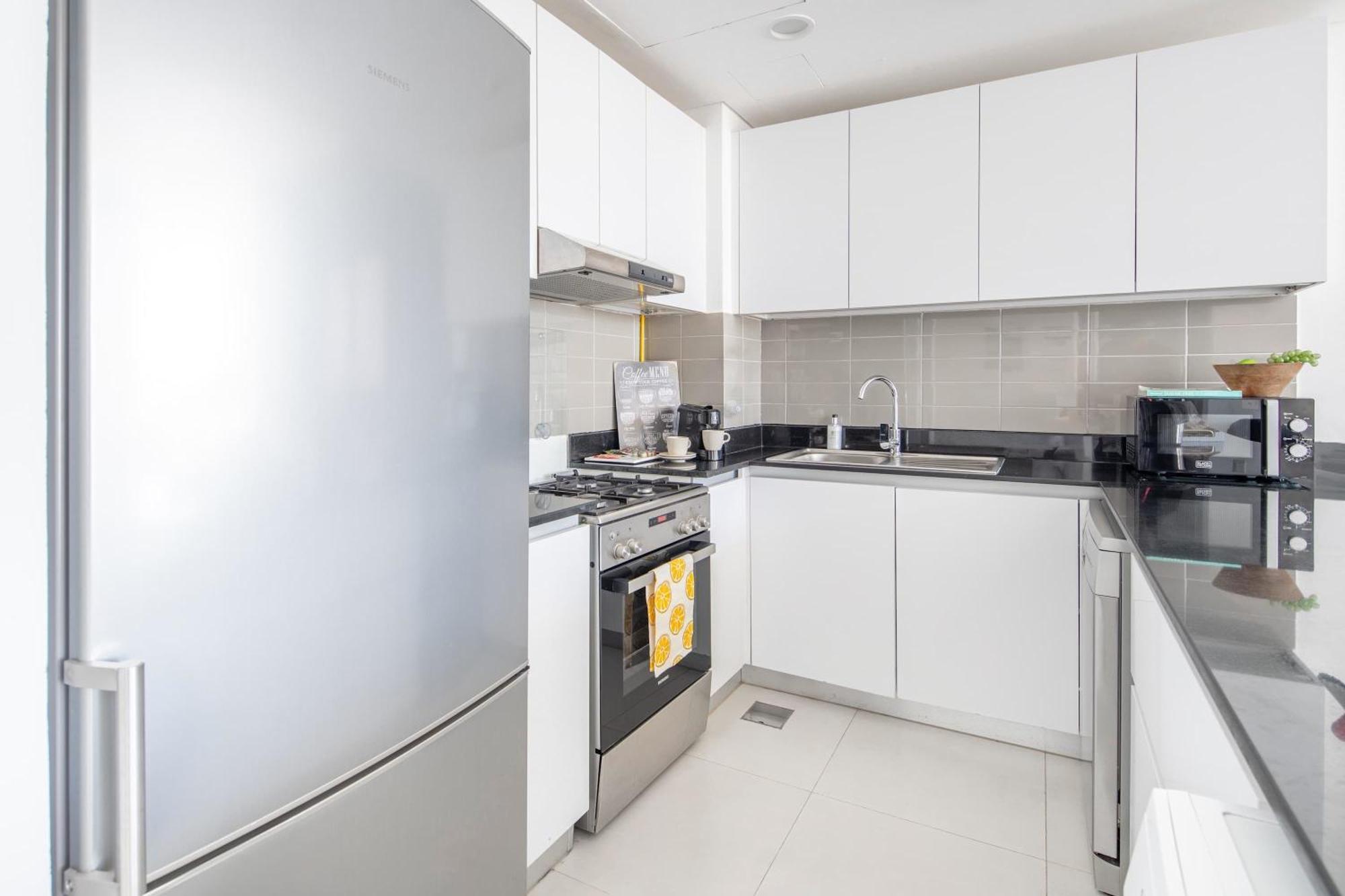 Frank Porter - The Pulse Residences Dubai Esterno foto